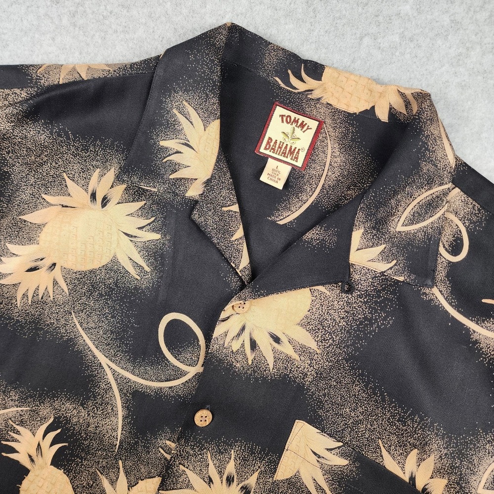 Tommy Bahama Men's L Black‎ Pineapple Tropical Short Sleeve Button Front Shirt